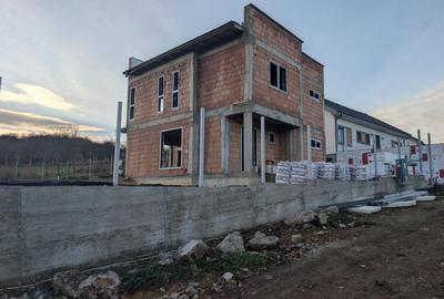 Casa individuala cu 4 camere , 120mp, 700mp teren, zona Mera - 9