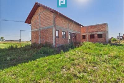 Casă individuală cu 4 camere în Fântânele