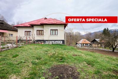 Casă individuală cu 4 camere în Nucșoara