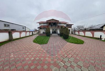 Casă / Vilă cu 5 camere de vânzare - 1