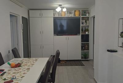 Apartament 3 camere 70mp Stadion mobilat utilat+garaj 108..000eur neg - 2