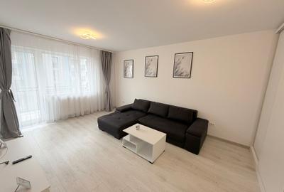 Apartament cu 2 camere decomandat în Tractorul