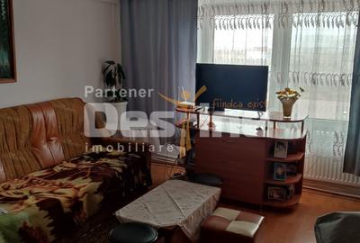 Apartament cu 1 camera ,decomandat , mobilat si renovat recent - 1