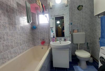 Apartament 3 camere Decomandate 76 mp parter inalt cu 2 Bai Balcon CETATE Piata - 5