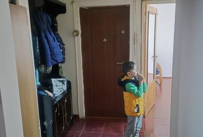 Vand apartament 2 camere, conf 1, Pitesti, Trivale, etaj 1 - 3