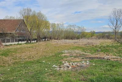 Teren Rotbav  str. Ștefan cel Mare – 3668 mp, intravilan cu deschidere la lac. - 7