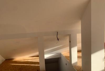 Casă individuală cu 5 camere în Vicovu de Sus