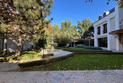 VILA DEOSEBITA / SPATII GENEROASE / CURTE PROPRIE - 57