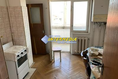Apartament 3 camere etaj 2 +garaj + boxa in Cetate zona Caroline - 4