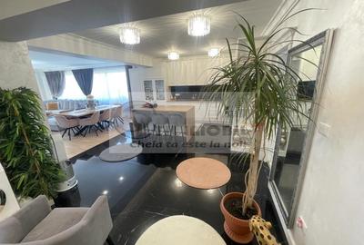 Apartament cu 3 camere decomandat, mobilat în Bucium