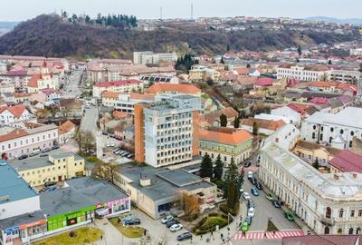 De vanzare Hotel, nefunctional, 70 camere + teren 3590 mp, Dej - 3