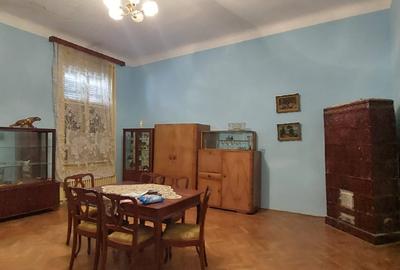 Casa de vanzare – zona centrala, locatie excelenta, front stradal 10m - 3