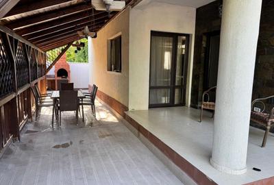 Vila cu piscina zona Iancu Nicolae-Pipera 5 camere - 6