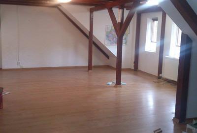 Unirii Închiriez spațiu birou la mansarda vila 3 cam nemobilat 1 loc parc curte - 8