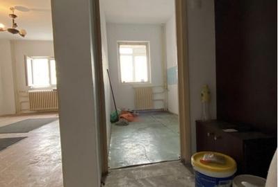 Garsonieră decomandată în Iancului