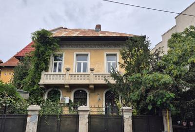 Apartament cu 2 camere decomandat în Cișmigiu