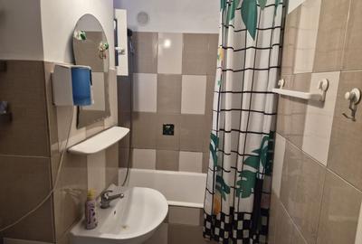 Persoana fizica vand apart 3 camere Lujerului, 2 balcoane, 2min metrou&41, renov - 2