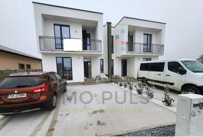 Duplex cu 5 camere în Dumbrăvița