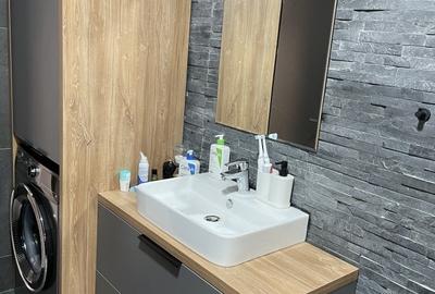 Proprietar, inchiriez apart. 2 cam (+parcare) bloc nou metrou Aparatorii Patriei - 7