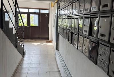 Ap 3 camere - rezultat din alipirea a 2 garsoniere - 62 mp - parter - 23