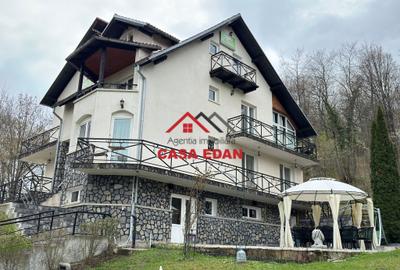 Casă individuală cu 12 camere în Breaza