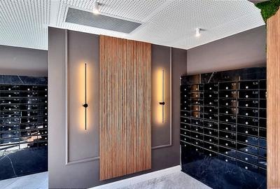 Apartament cu 3 camere semidecomandat în Băneasa