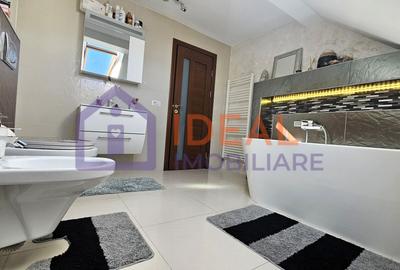 Penthouse modern cu 165 mp utili și 50 mp terasă,  Calea Cisnadiei - 11