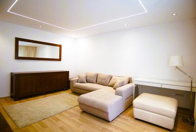 Apartament cu 3 camere decomandat, mobilat în Nerva Traian