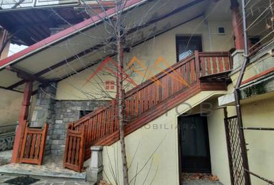 Vila 7 camere, an 1984, garaj, terasa, teren 604 m2, Poiana Campina,PH - 1