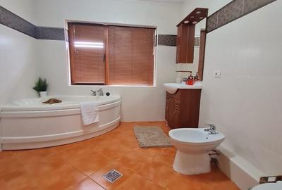 Vila spațioasă și recent renovată în Ghiroda! - 27