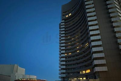 Apartament cu 2 camere semidecomandat, mobilat în P-ța Universității