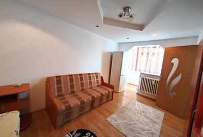 Garsonieră semidecomandată, mobilată în Podu Roș