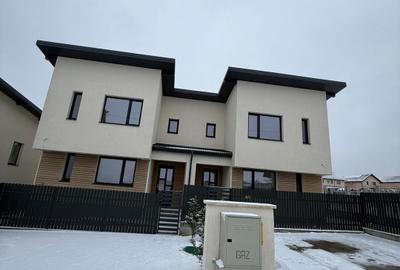 Duplex cu 4 camere în Popas Păcurari