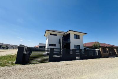 Casă cu 5 camere în Oncea