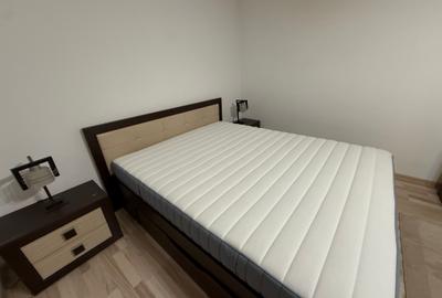 Garsonieră decomandată, mobilată în Vitan Mall