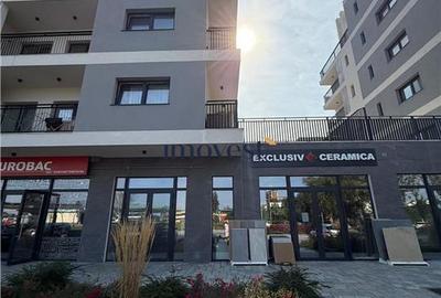 Spatiu comercial cu 3 locuri de parcare in complexul Smarald - 2