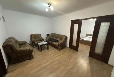 Apartament cu 3 camere decomandat în Centrul Civic