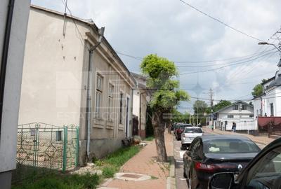 Casă tip duplex, ultracentral, str. Petru Rareș, curte 85 mp, 170000 € - 3