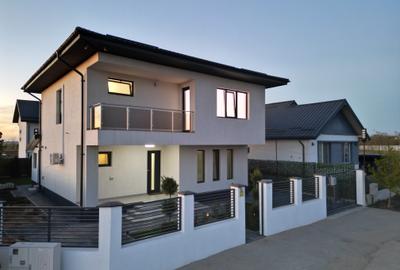 Casă cu 5 camere în Berceni