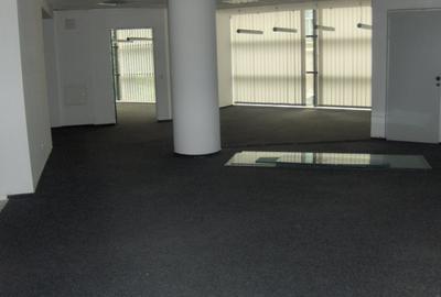 Birou, 1200 mp în Universitate