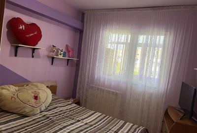 Apartament cu 4 camere zona  9 Mai - 6
