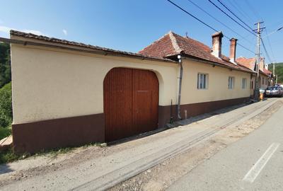 VAND CASA 4 camere ,curte si gradina de 536 mp,sat.Rod