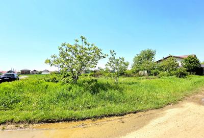Teren intravilan in zona rezidentiala, la 1 km de A0 si A1 - 7