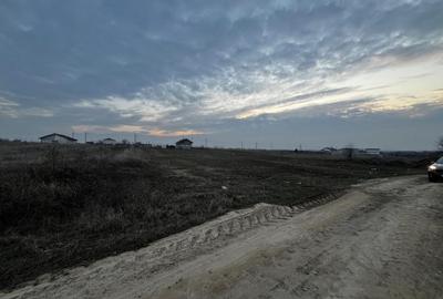 Teren Construcții intravilan de 1578 mp, în Malu Mare