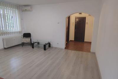 Apartament cu 3 camere semidecomandat, mobilat în Drumul Taberei