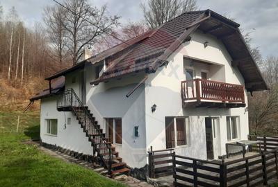 Casă / Vilă cu 7 camere   în zona Bran-Tohanita - 2
