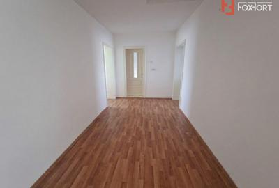 Casa individuala de vanzare cu 7 camere - Recas - 6