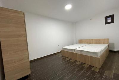 Spatiu comercial de vanzare  Zona E3 - 13