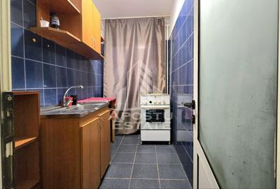 Apartament o camera decomandat zona Take Ionescu - 5