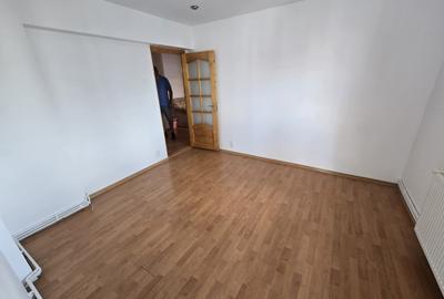 Apartament cu 3 camere în Dacia
